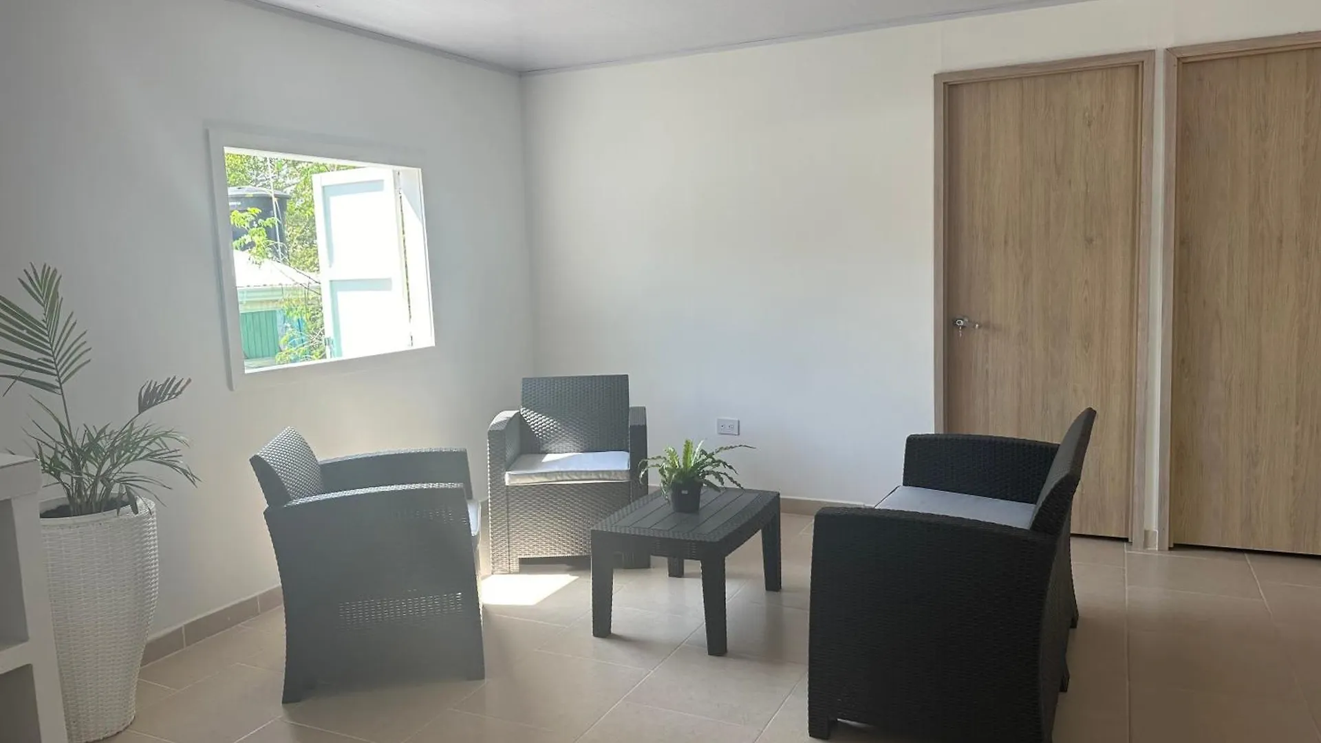 Leonor'S Guest House Bahia Suroeste